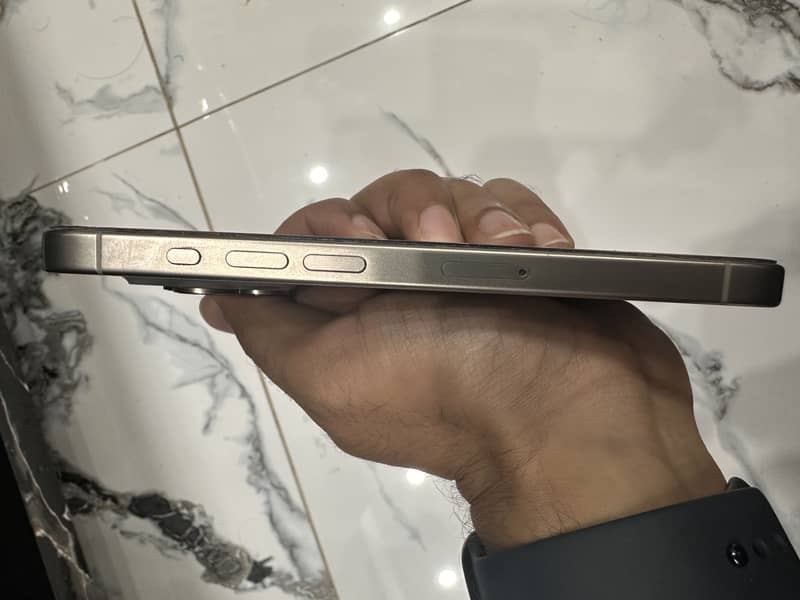 Apple iPhone 15 Pro 8