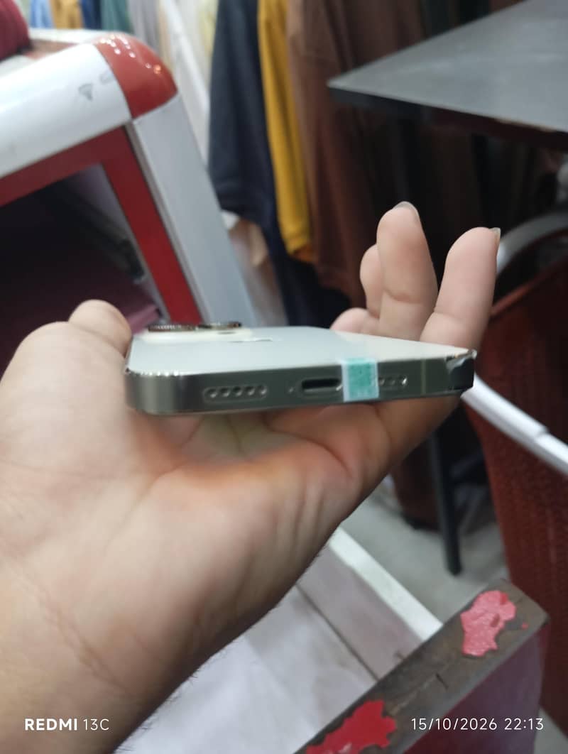 Apple iPhone 14 Pro 4