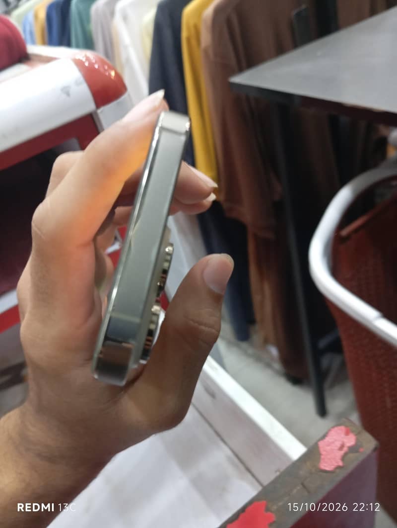 Apple iPhone 14 Pro 11