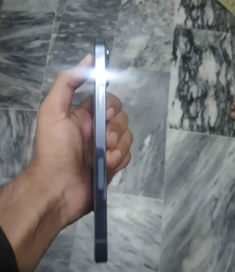 Apple iPhone 13 Pro Max 1