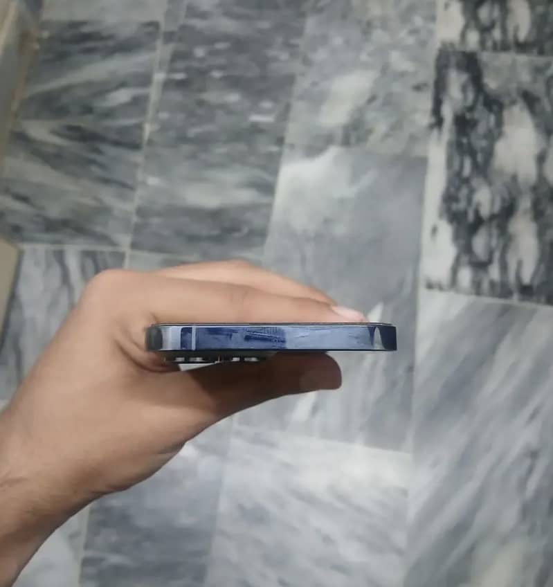 Apple iPhone 13 Pro Max 3
