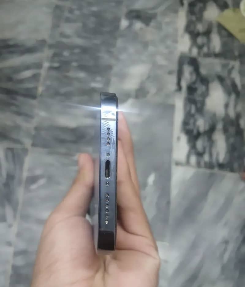Apple iPhone 13 Pro Max 4