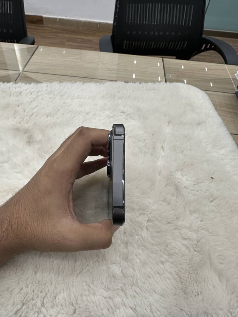 Apple iPhone 13 Pro 0