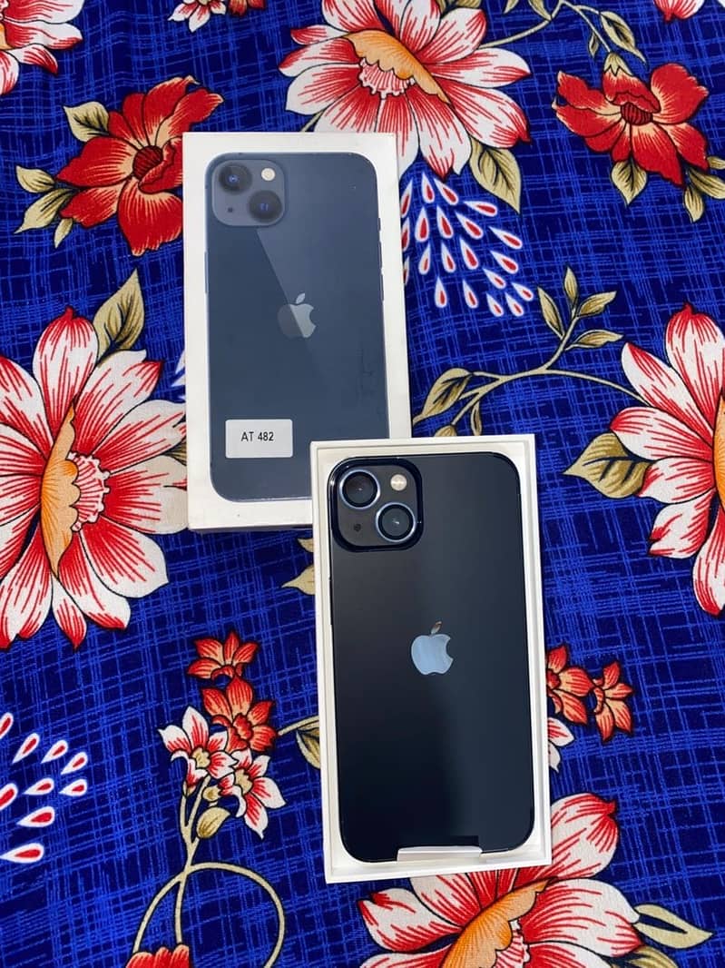 Apple iPhone 13 4