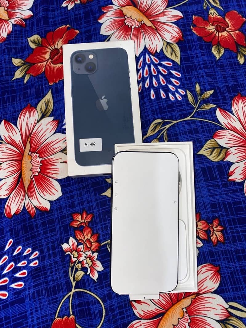Apple iPhone 13 5