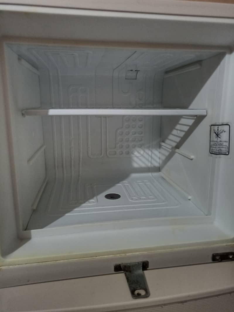 dawlance fridge 2