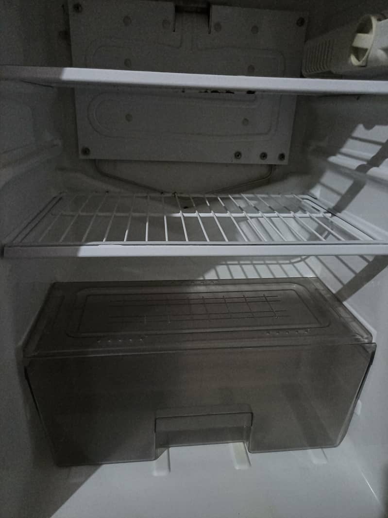 dawlance fridge 3