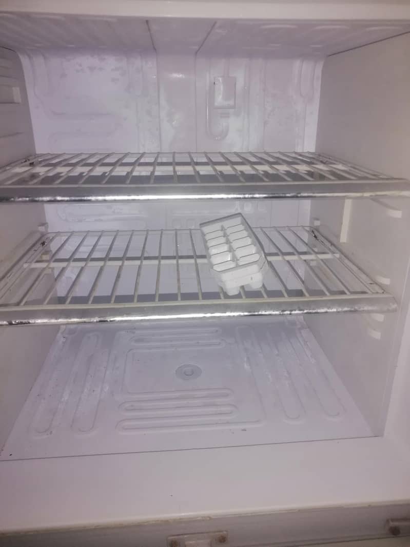 Orient medium size fridge 1