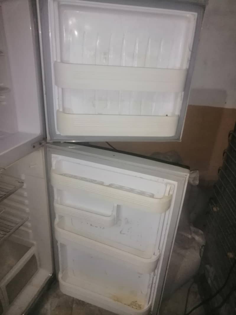 Orient medium size fridge 2