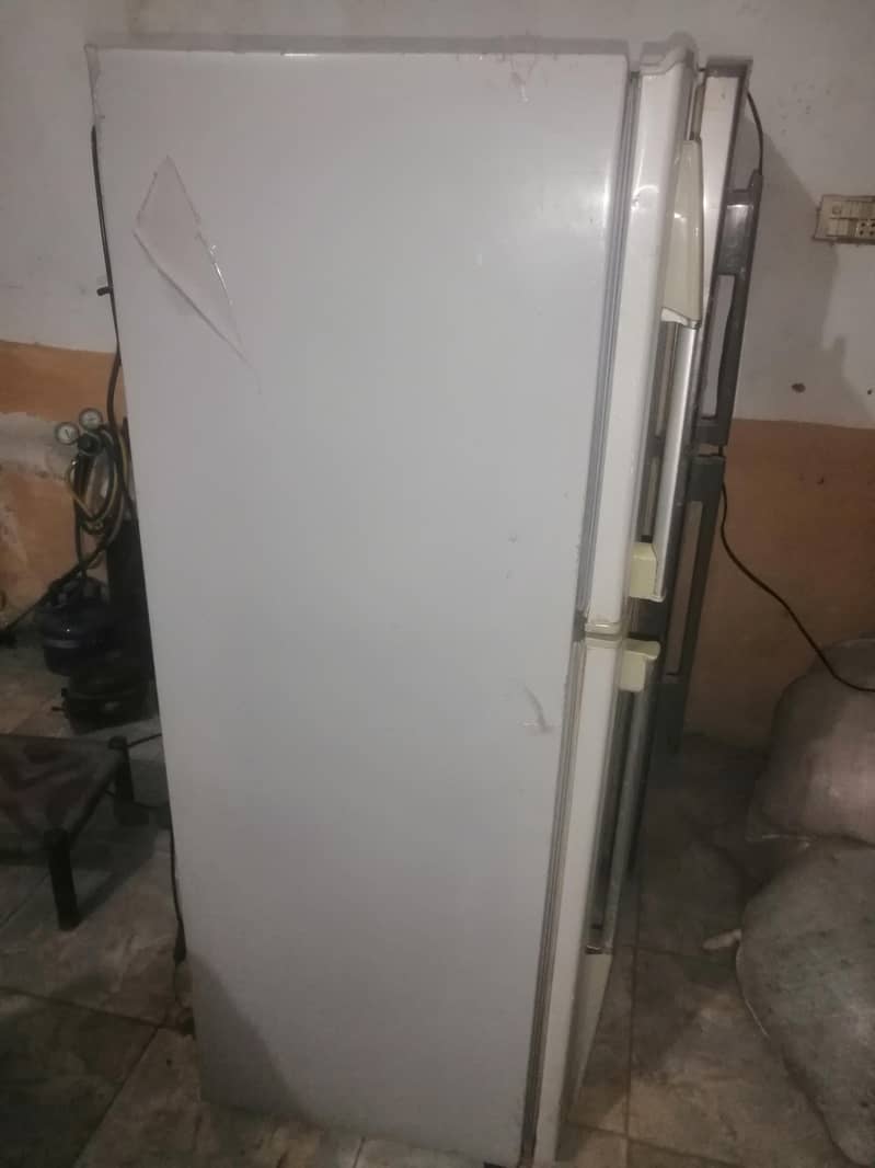 Orient medium size fridge 3