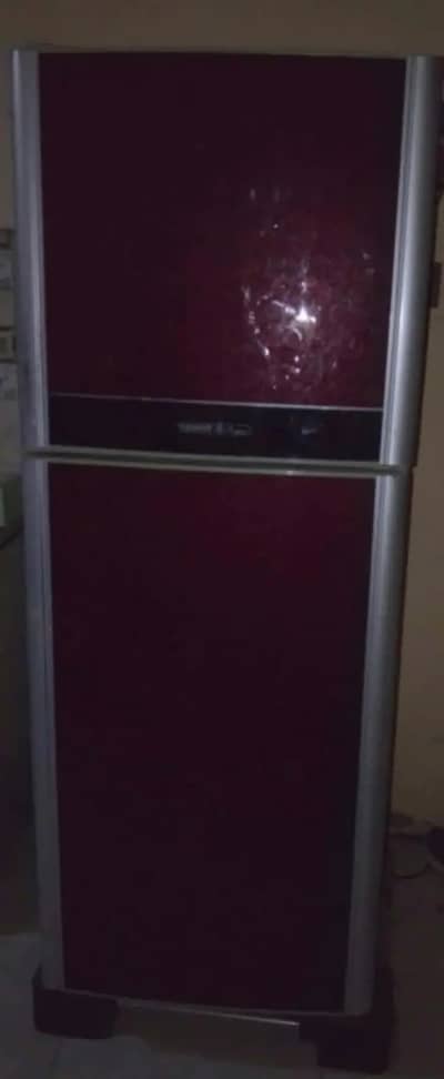 Fridge Selling all ok paso ki zarrort ha Price 35000 location qdabad