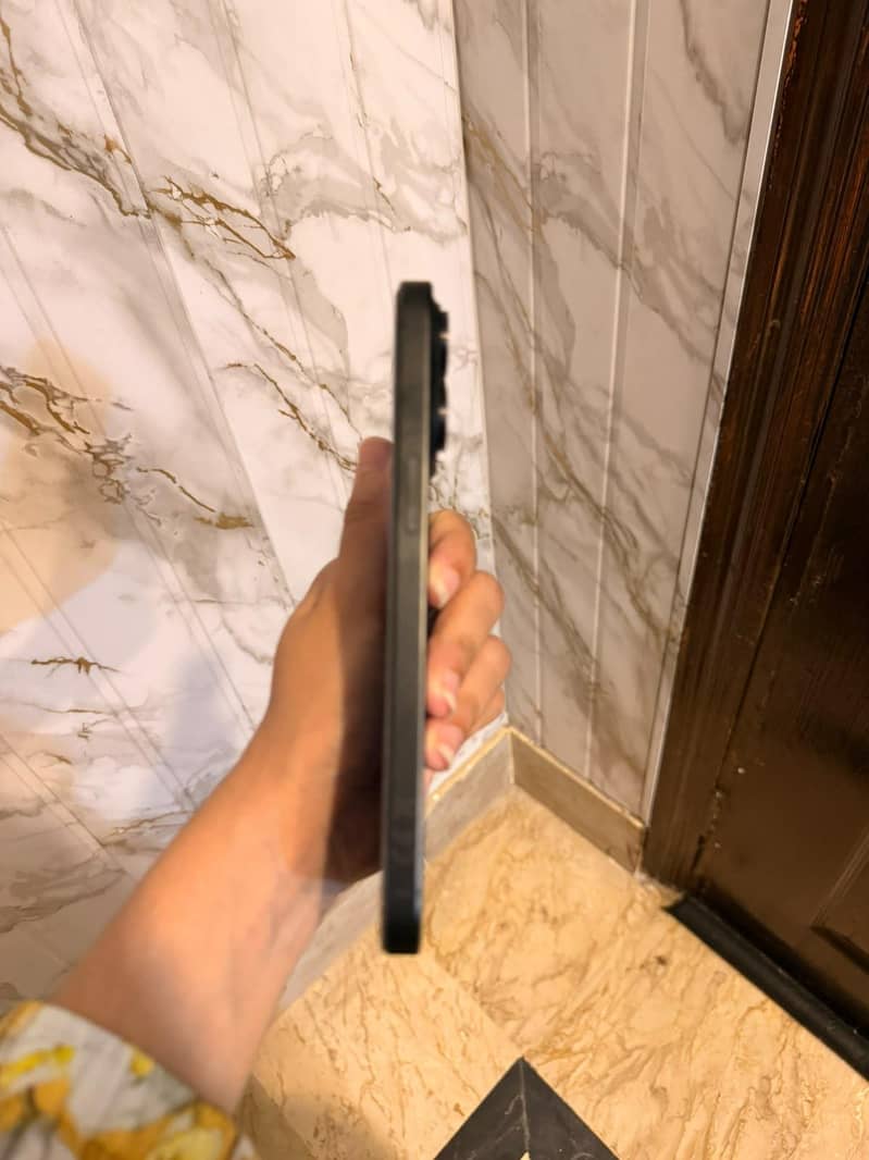 Apple iPhone 15 Pro Max 1