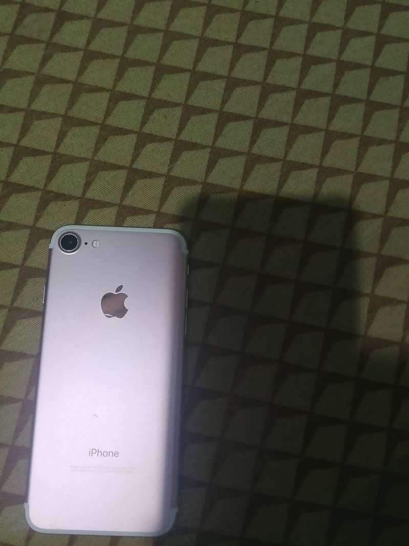 Apple iPhone 7 2