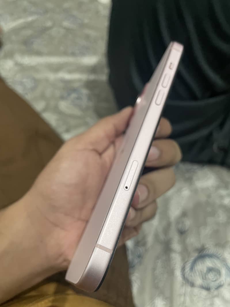 Apple iPhone 15 plus 3