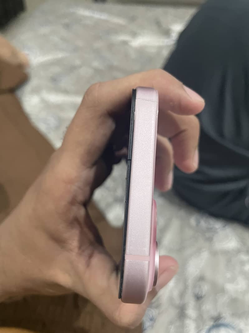 Apple iPhone 15 plus 4