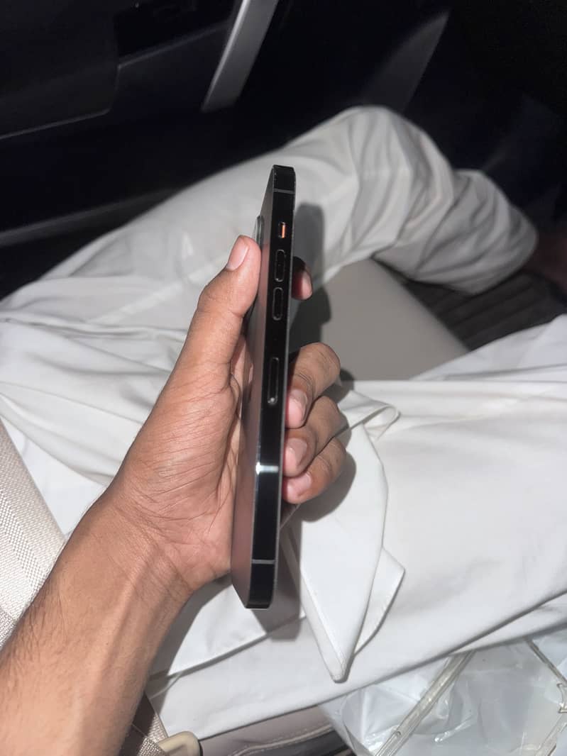 Iphone 14 pro max 2