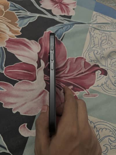 Apple iPhone 16