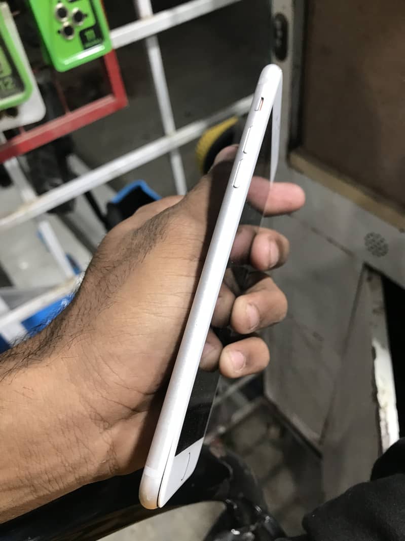 Apple iPhone 7 Plus 3