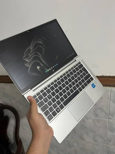 HP EliteBook 830 G8 — Core i5 11th vpro