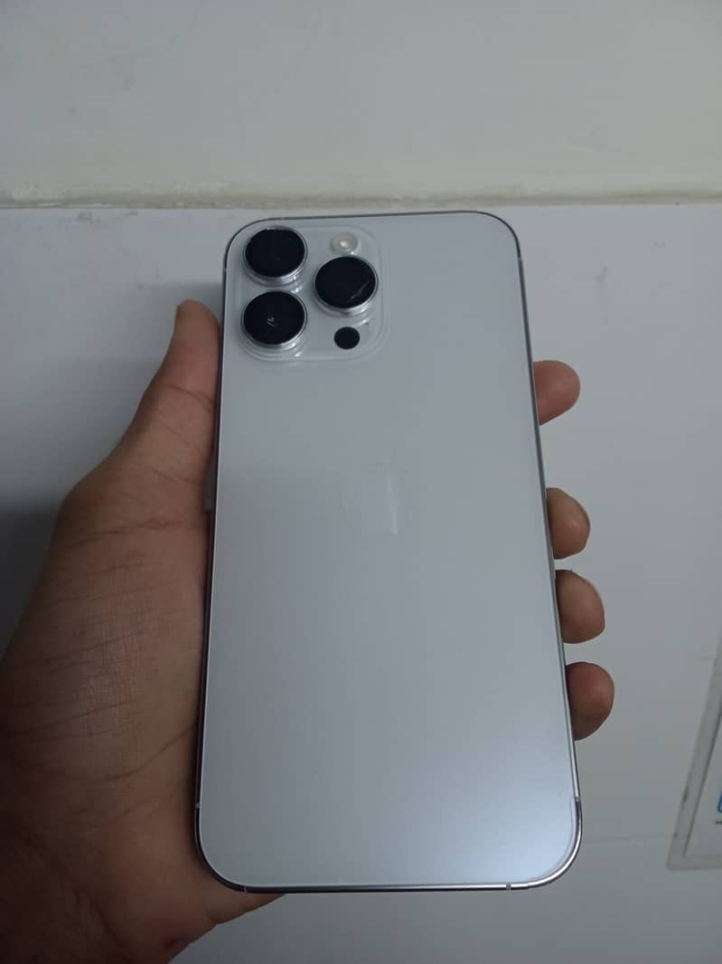 Apple iPhone 14 Pro Max 1