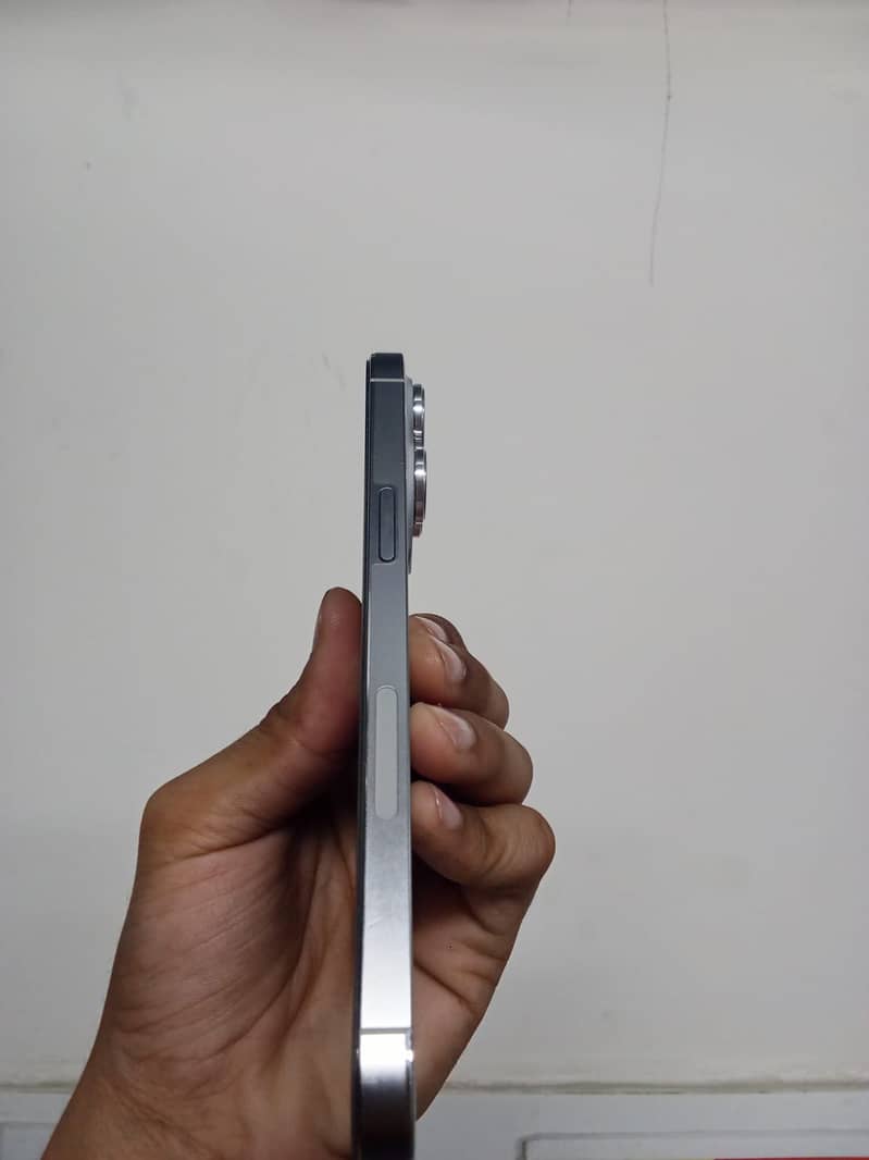 Apple iPhone 14 Pro Max 3