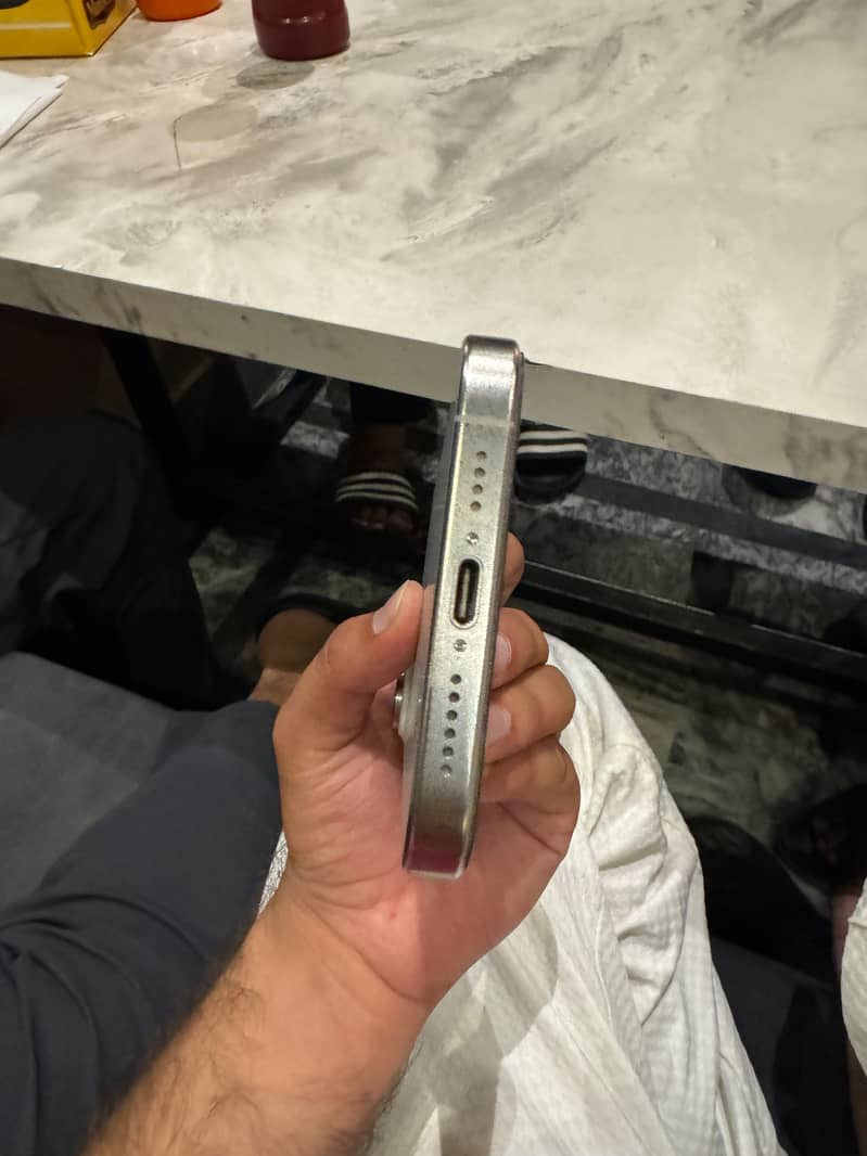 Apple iPhone 15 Pro Max 1