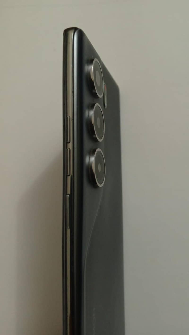 Tecno CAMON 40 Pro 4
