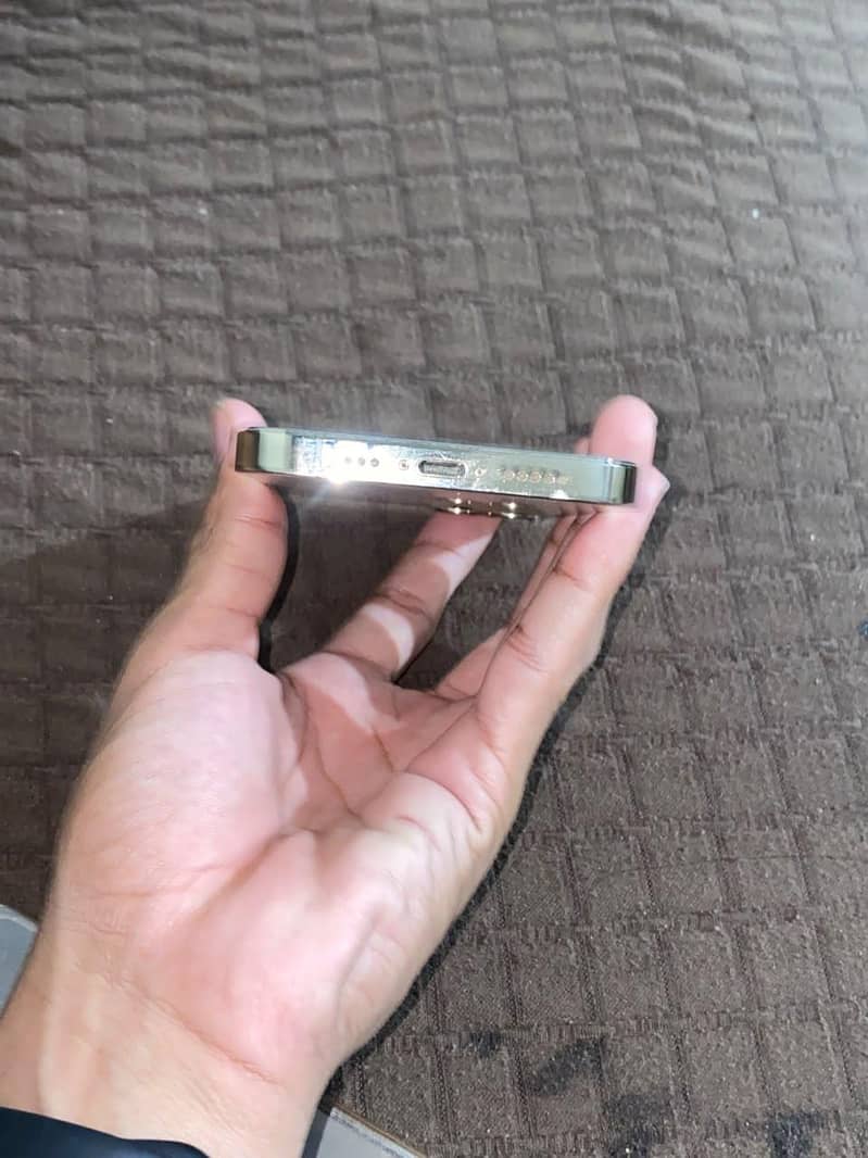 Apple iPhone 12 Pro 7