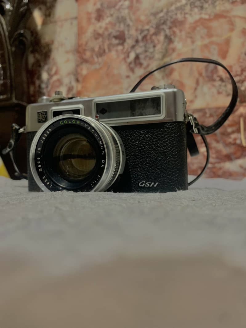 Vintage Yashica Electro 35 GSN Camera antique item - Video Cameras ...