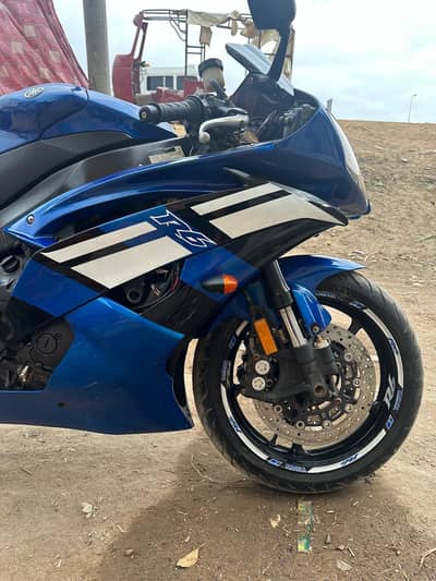 Yamaha R6