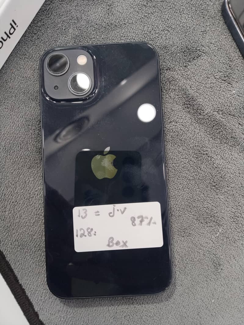 Apple iPhone 13 0