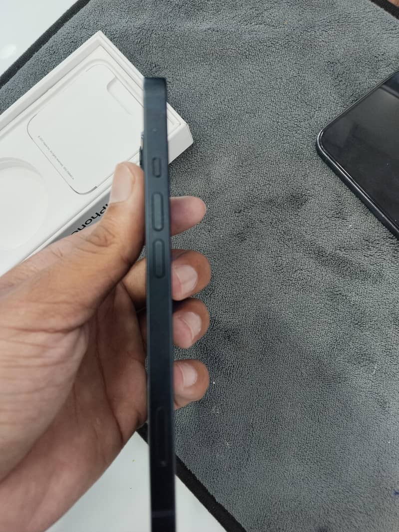 Apple iPhone 13 3