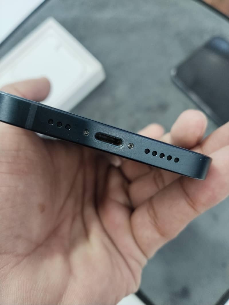 Apple iPhone 13 4