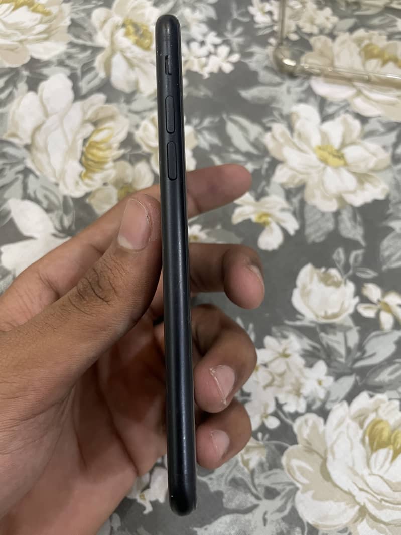 Apple iPhone SE 4