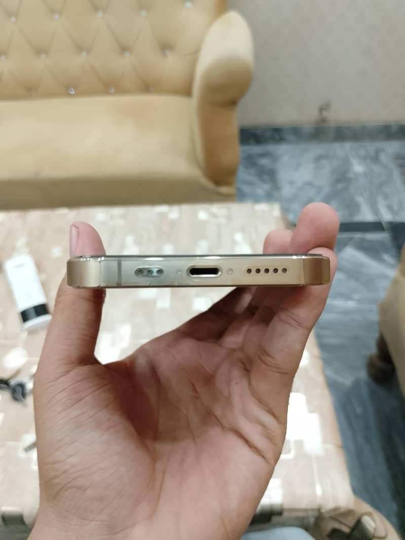 Apple iPhone 13 Pro 2