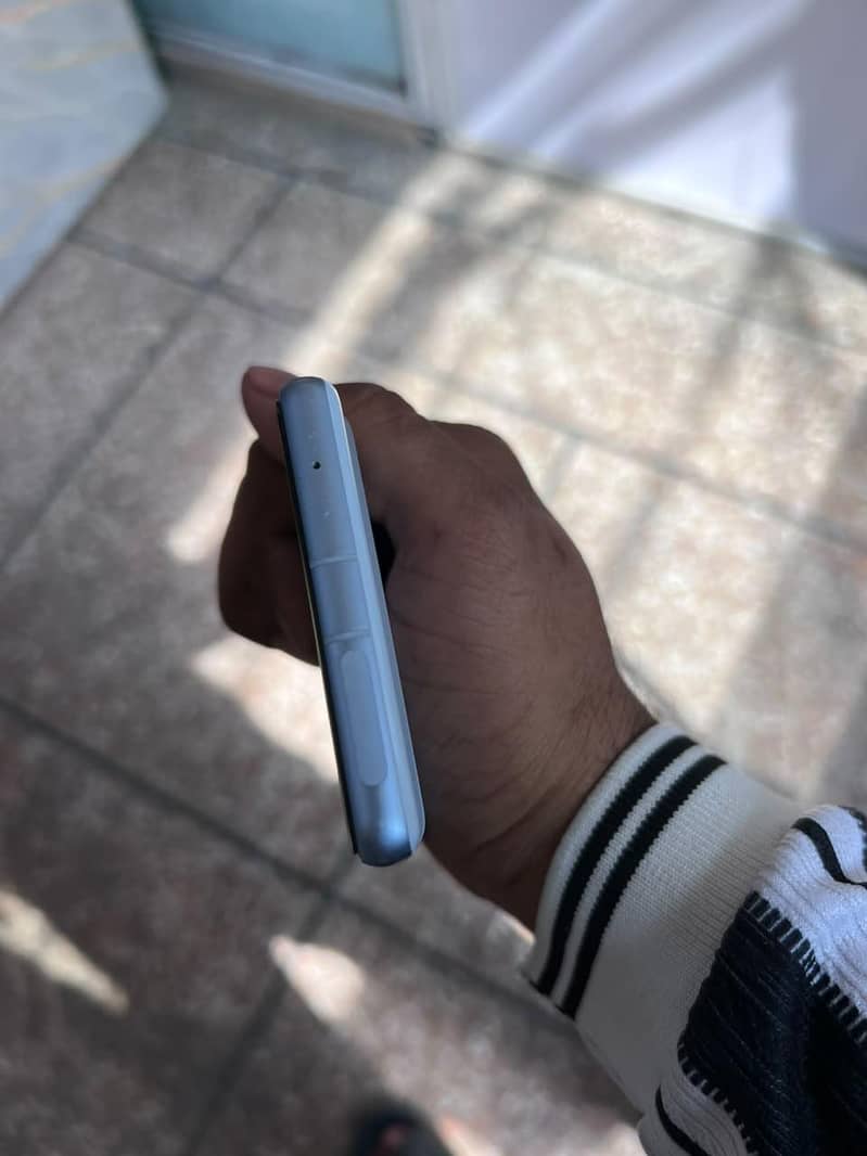 Google Pixel 7a 5