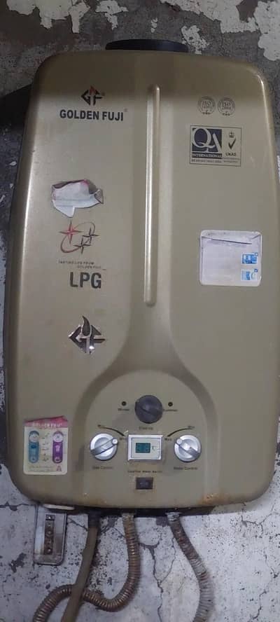 Golden Fuji Instant LPG Gas Geyser for Sale
