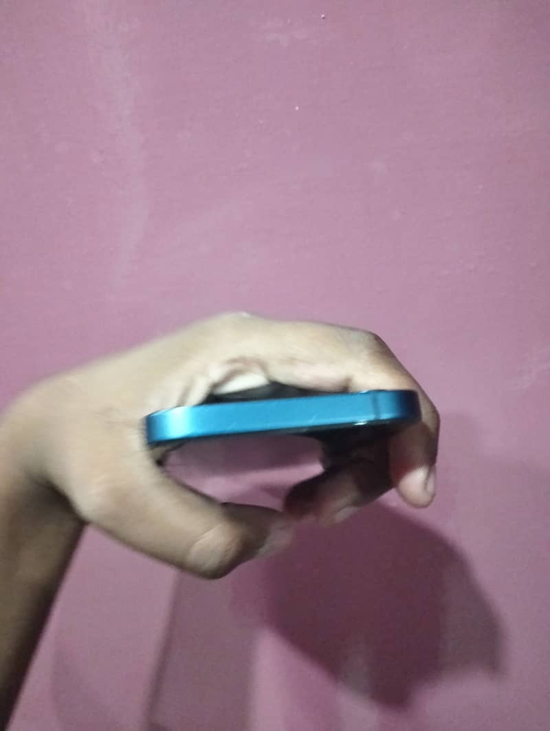 IPhone 12 4
