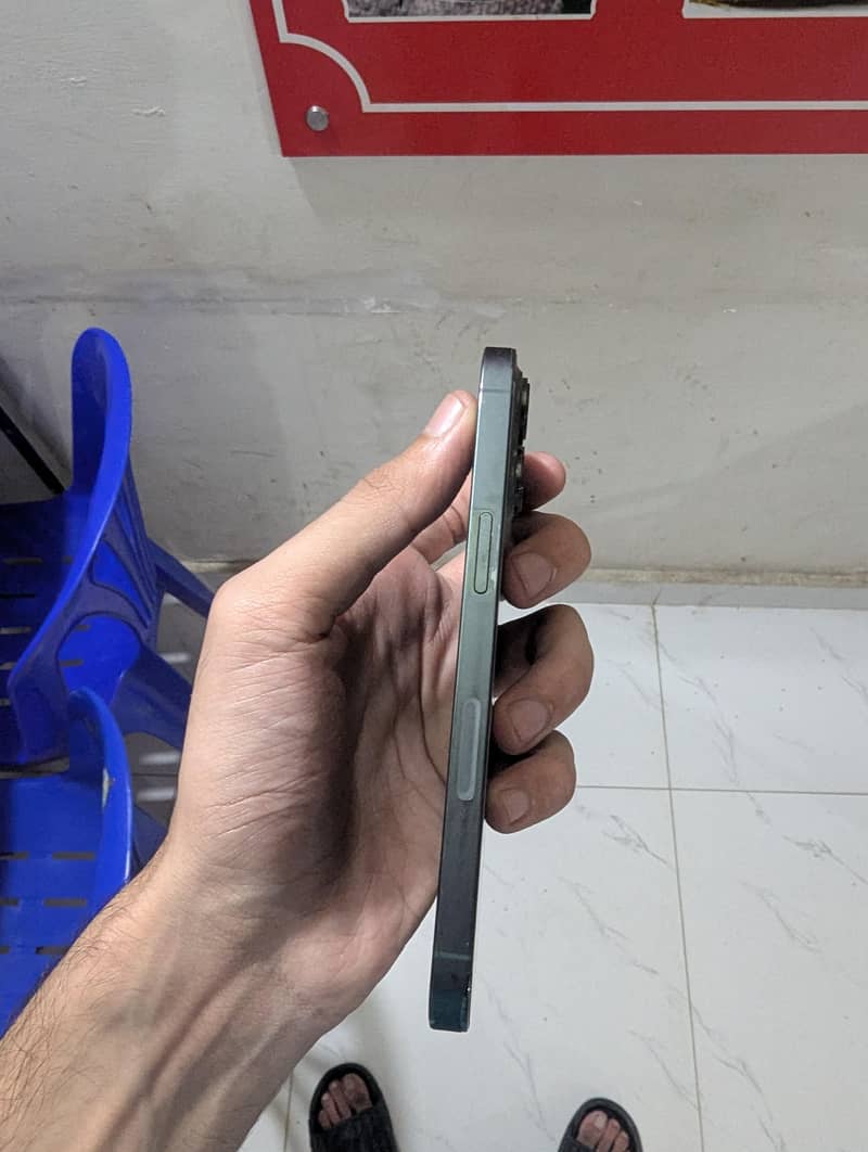 Apple iPhone 13 Pro 3