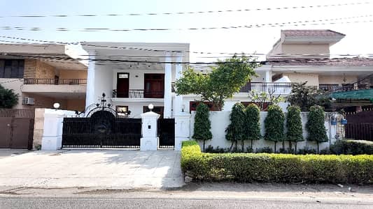 1 Kanal House For Sale In Model Town Block M LAHORE