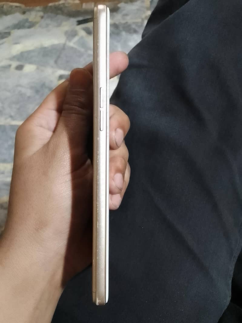 OPPO A37 3