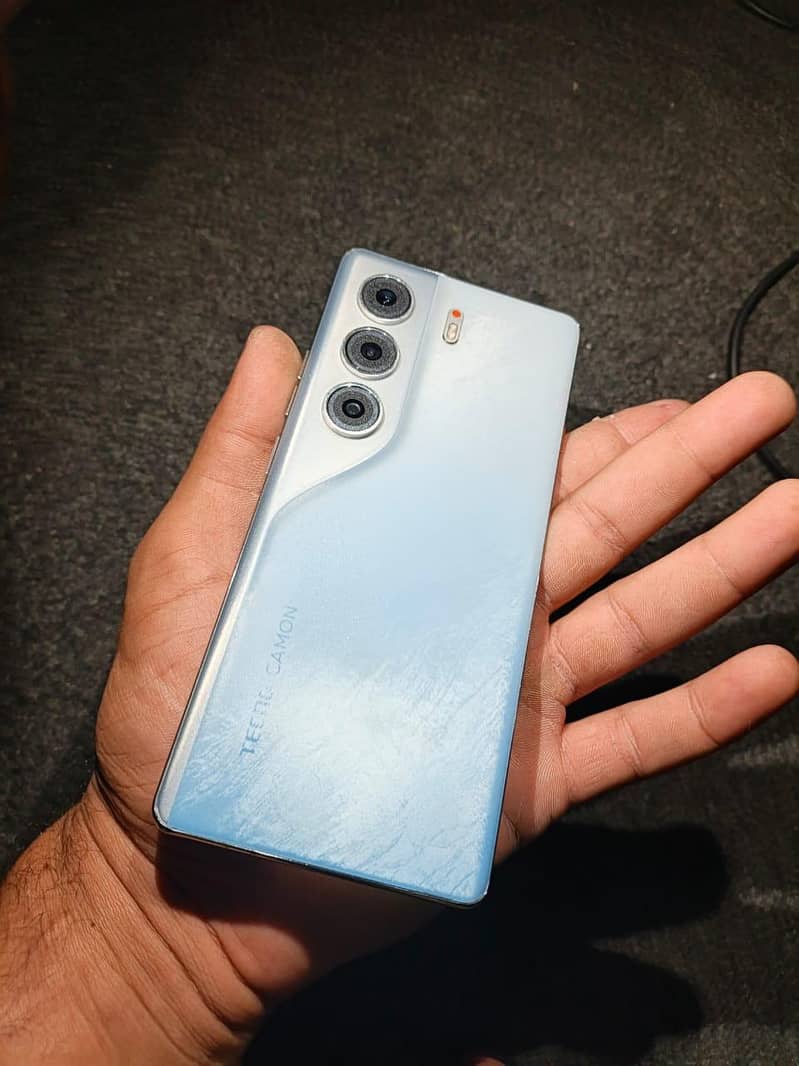 Tecno CAMON 40 Pro 5