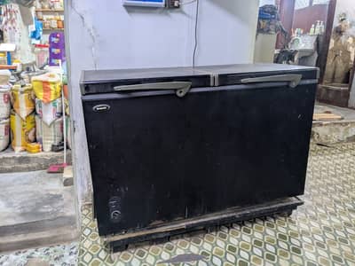 Refrigerators 10/9 Condition Fully Working in Commercial Work