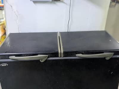 Refrigerators 10/9 Condition Fully Working in Commercial Work