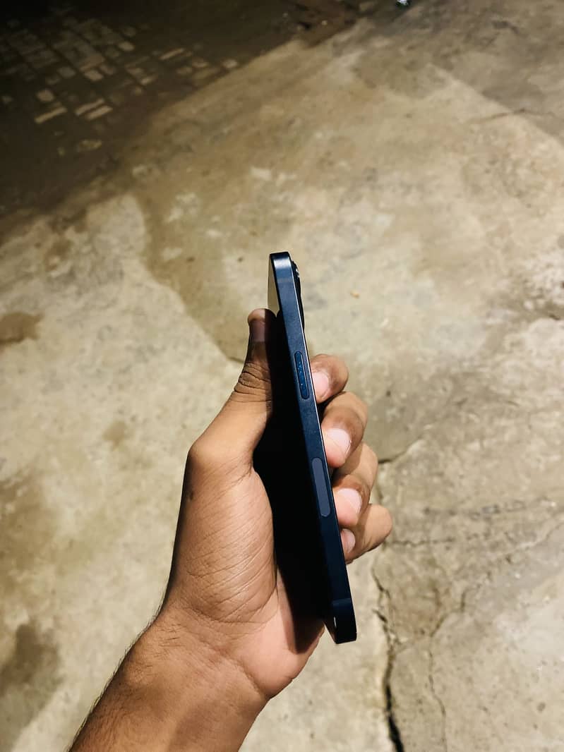 Apple iPhone 13 3