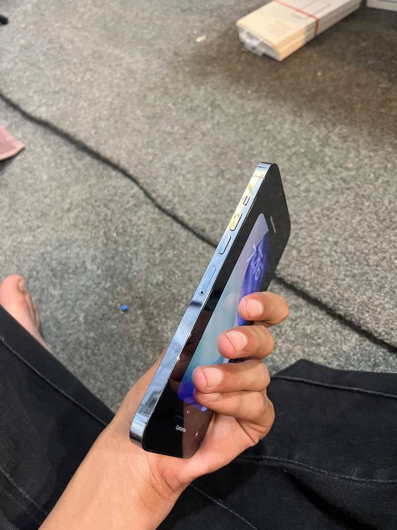 Apple iPhone 13 Pro Max 1