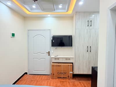 Brand New Fully Farnished Flat For sale Johar Town Near Doctor Hospital