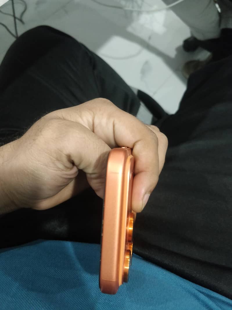 Apple iPhone 17 Pro Max 4