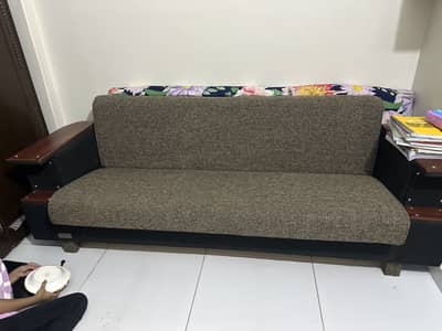 I want to sell my sofa cumbed