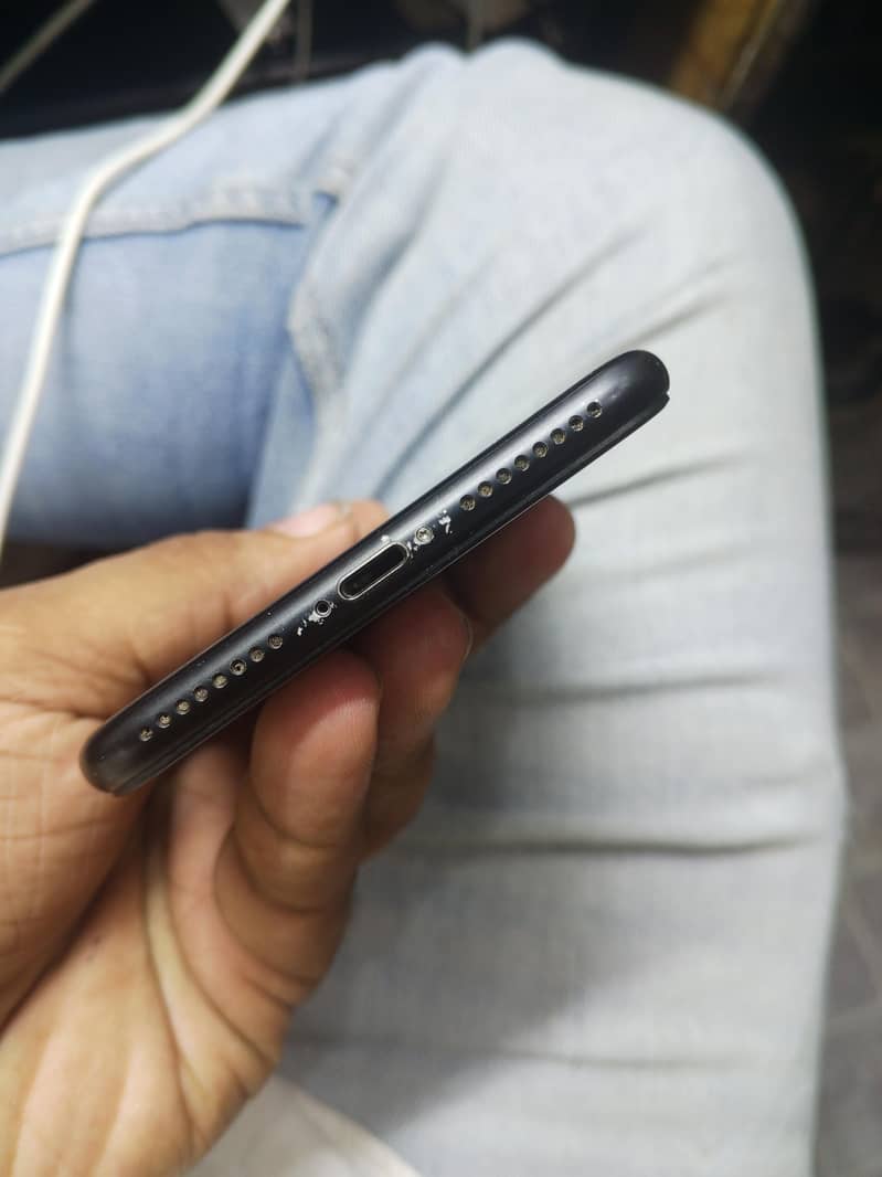 Apple iPhone 7 Plus 3